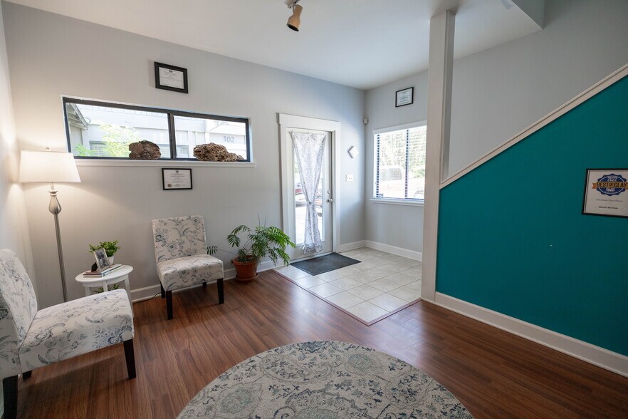 More Photos Of 1524 Smith St, Orange Park Office For Lease