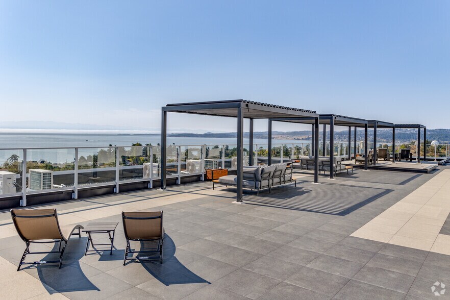 More Photos Of 613 Constance Av, Esquimalt Apartments For Lease