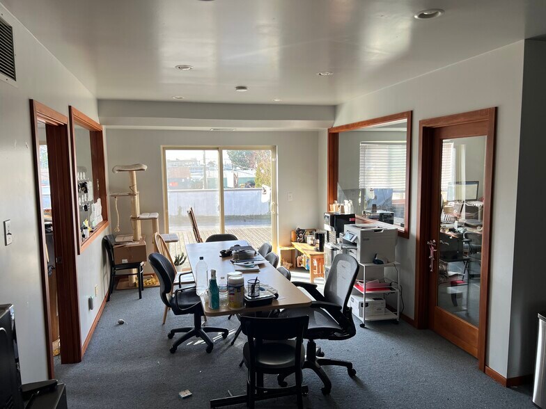 More Photos Of 14309 Midvale Ave N, Seattle Warehouse For Lease