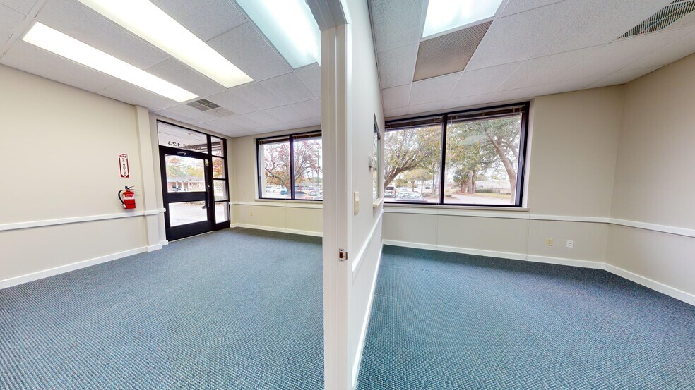 More Photos Of 130 N Gross Rd, Kingsland Medical For Sale