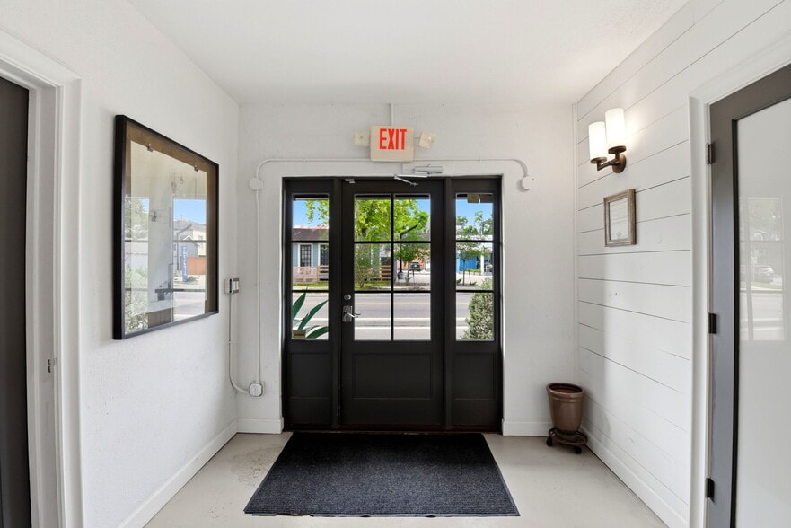 More Photos Of 603 W 11th St, Houston Office For Lease