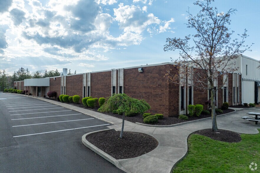 Primary Photo Of 2057 E Aurora Rd, Twinsburg Warehouse For Lease