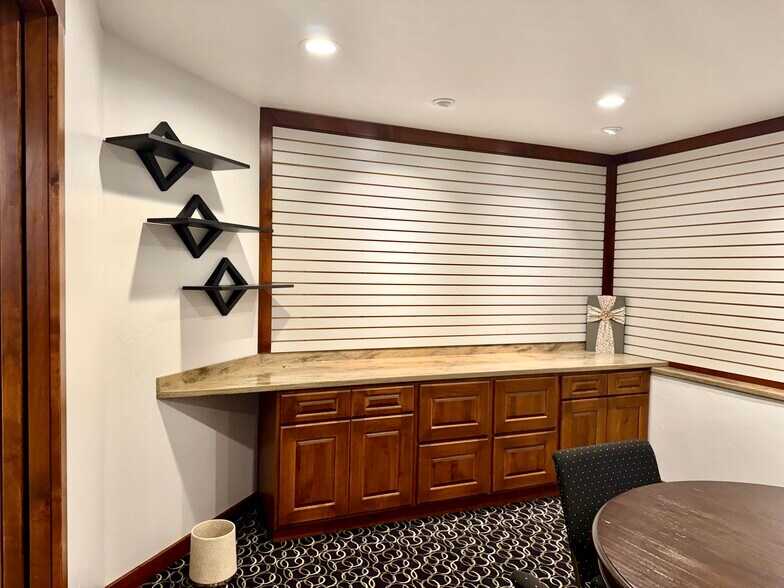 More Photos Of 311 12th St, Chinook Specialty For Sale