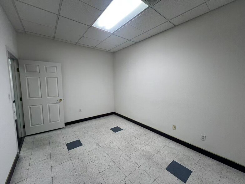 More Photos Of 3365 E Flamingo Rd, Las Vegas Medical For Lease