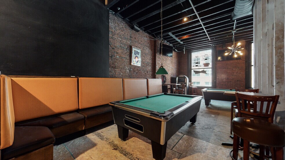 More Photos Of 116 E Main St, Louisville Bar For Sale