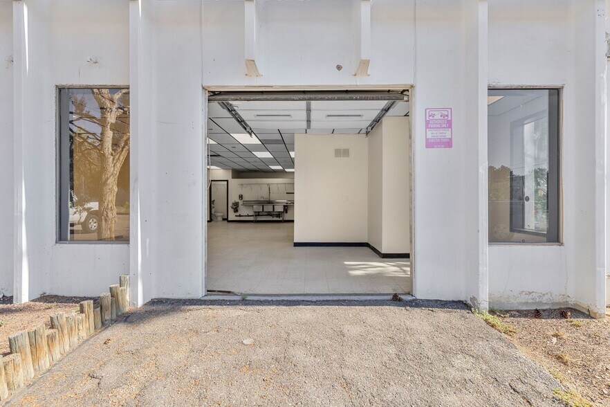 More Photos Of 1700 55th St, Boulder Warehouse For Sale