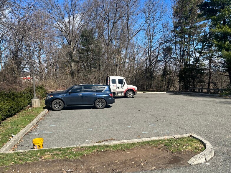 More Photos Of 335 Broad St, Clifton Office For Lease