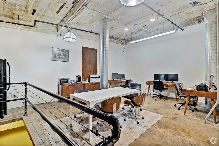 More Photos Of 1113 Vine St, Houston Loft Creative Space For Lease