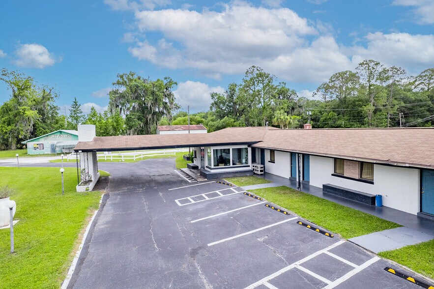 More Photos Of 1757 N Temple Ave, Starke Hotel For Sale