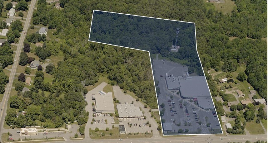 Primary Photo Of 1923-1931 E Main St, Torrington General Retail For Sale