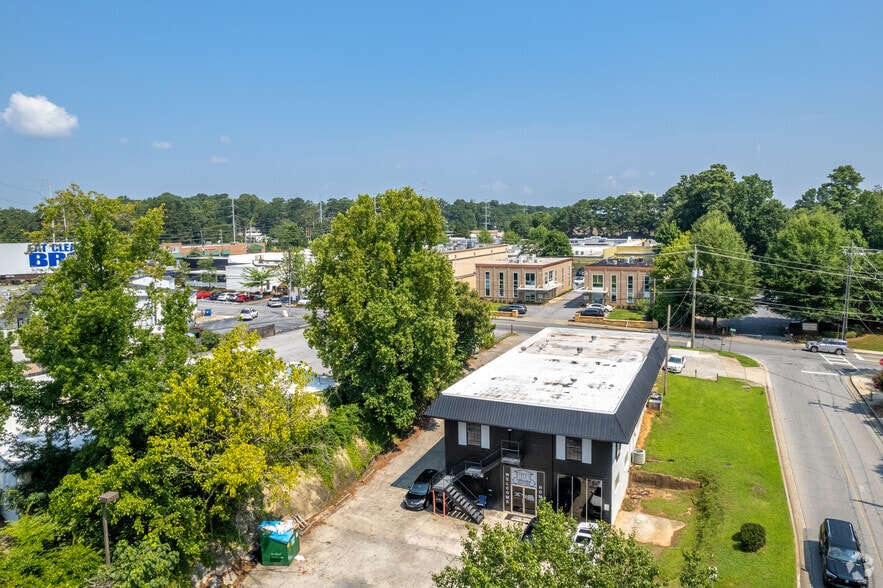 More Photos Of 45 Old Ivy Rd NE, Atlanta Freestanding For Lease