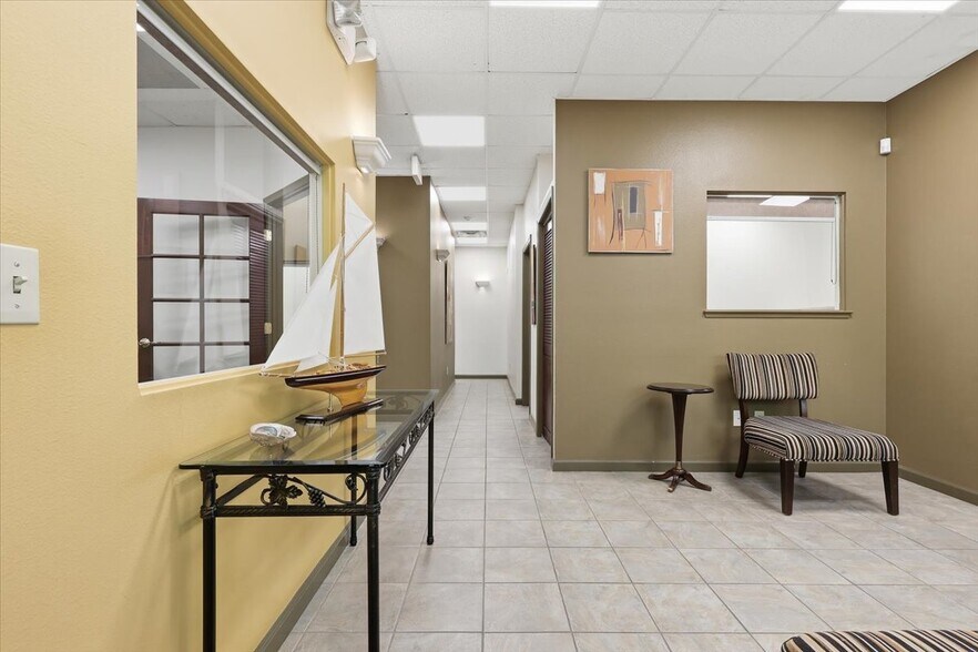 More Photos Of 6170 Ridgeview Ct, Reno Office For Lease