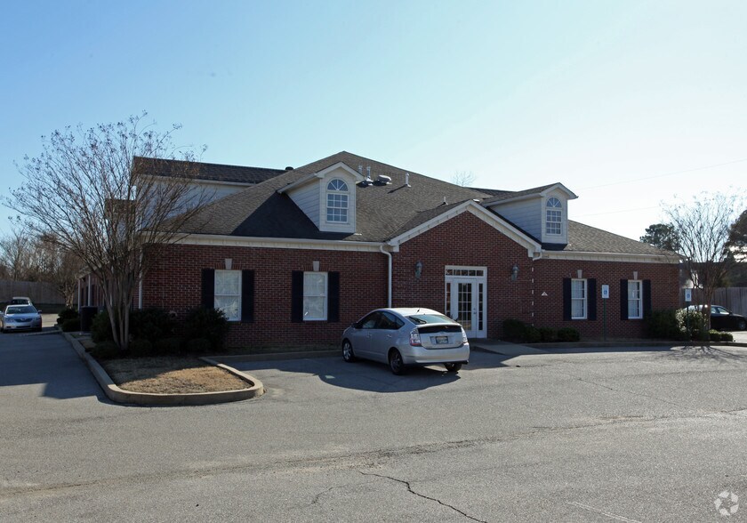 More Photos Of 8245 Cordova Rd, Cordova Medical For Lease