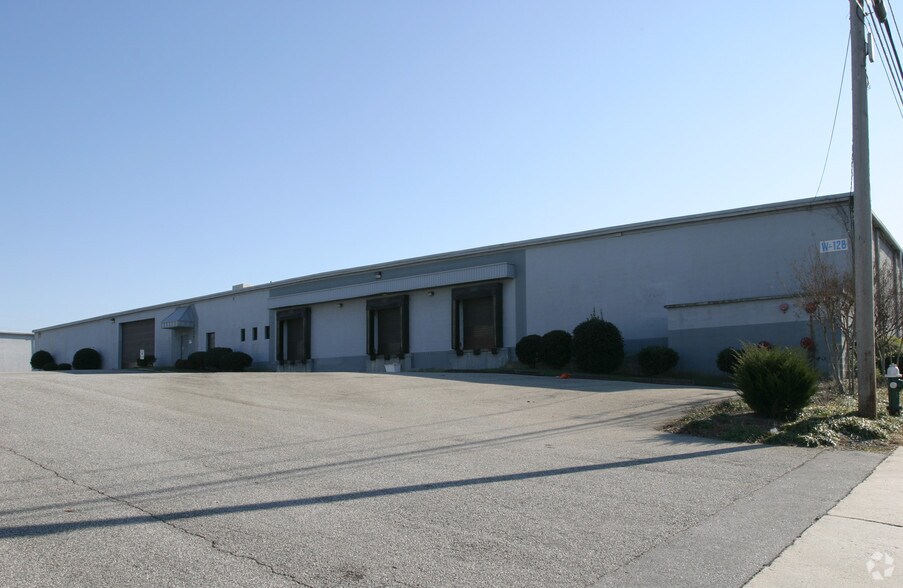 More Photos Of 101 E Carteret St, Greensboro Warehouse For Lease