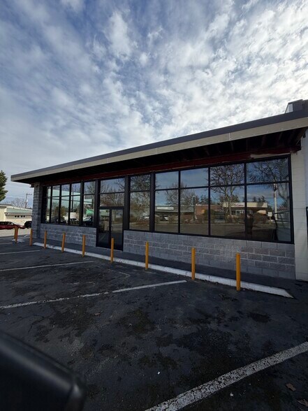 Primary Photo Of 145 SW 152nd St, Burien General Retail For Lease