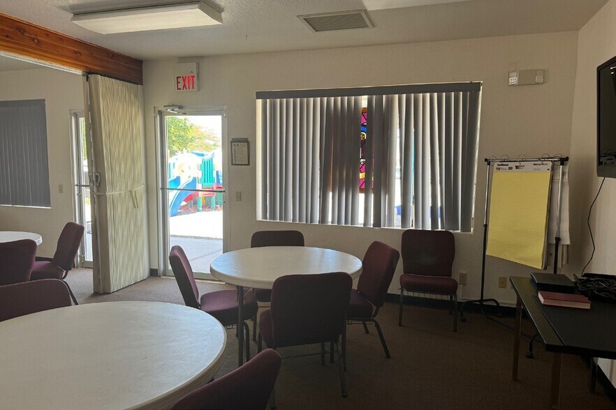 More Photos Of 901 S 12th St, Cottonwood Religious Facility For Lease