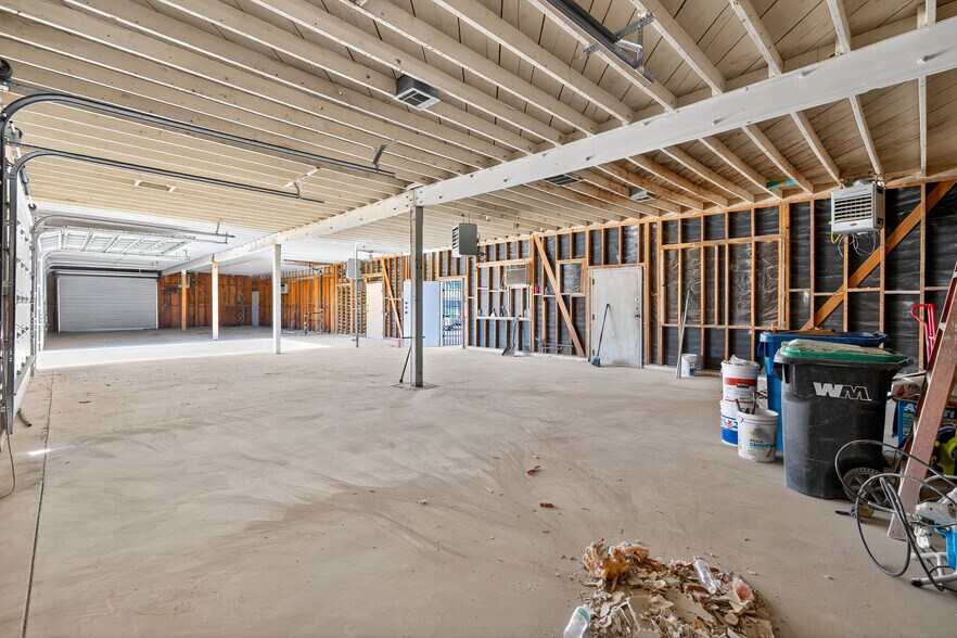 More Photos Of 206-208 W Oldfield St, Lancaster Industrial For Sale