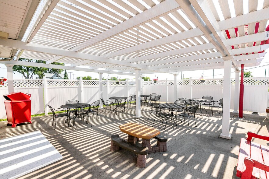 More Photos Of 961 E High St, Hicksville Restaurant For Sale
