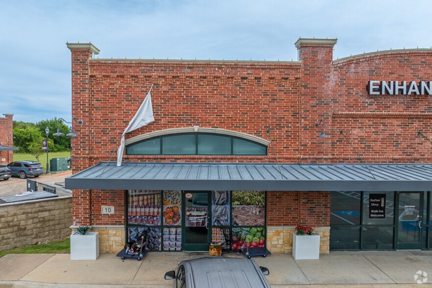More Photos Of 205 S Main St, Red Oak Unknown For Lease