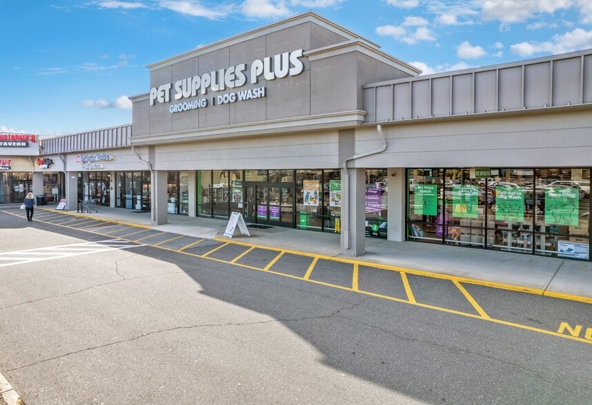 More Photos Of 380 Cooley St, Springfield Unknown For Lease