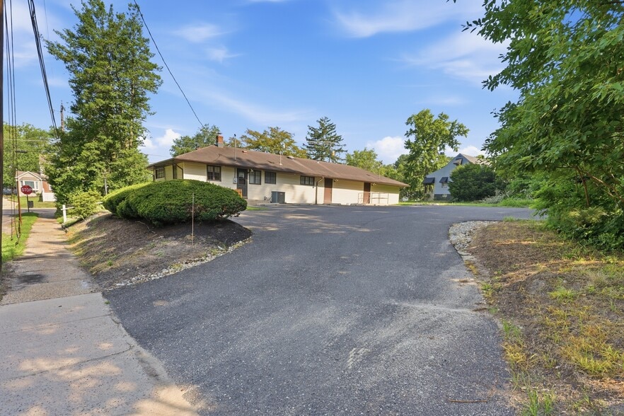 More Photos Of 222 Gibbsboro Rd, Clementon Office For Sale