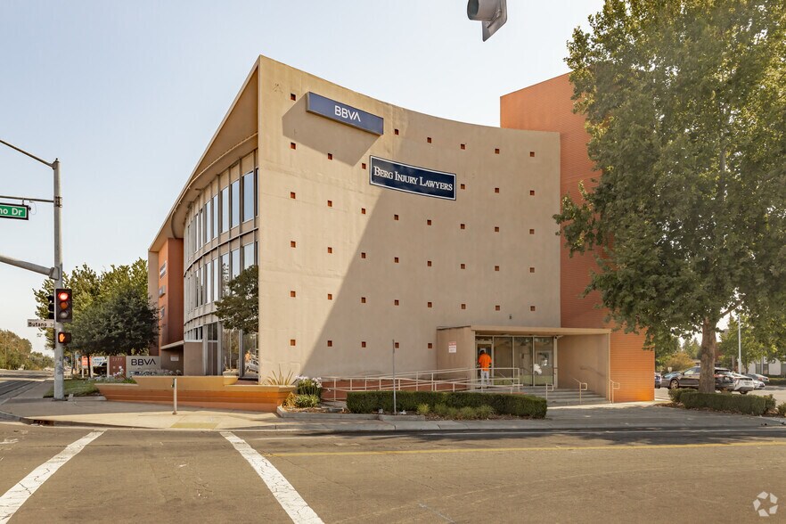 More Photos Of 2277 Watt Ave, Sacramento Office For Lease