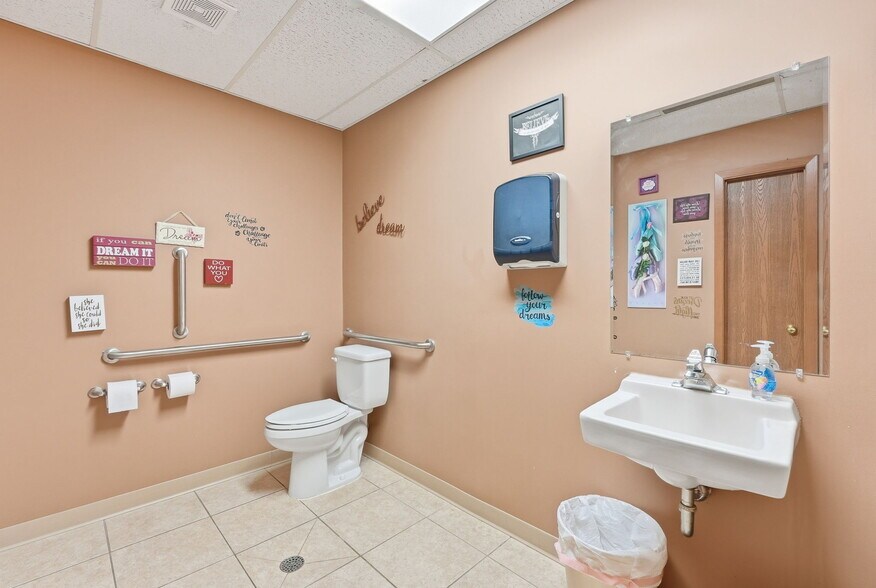 More Photos Of 251 8th St NW, Elk River Office For Sale