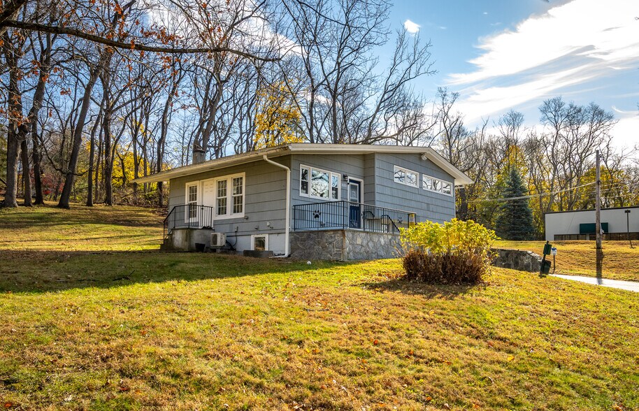 More Photos Of 320 N Highland Ave, Ossining Office For Sale