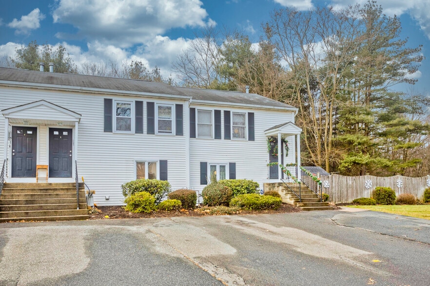 123129 Riviera Dr, Agawam, MA 01001 Apartments For Sale