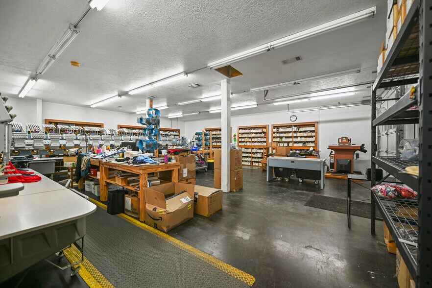 More Photos Of 20204 Schiel Rd, Cypress Warehouse For Sale