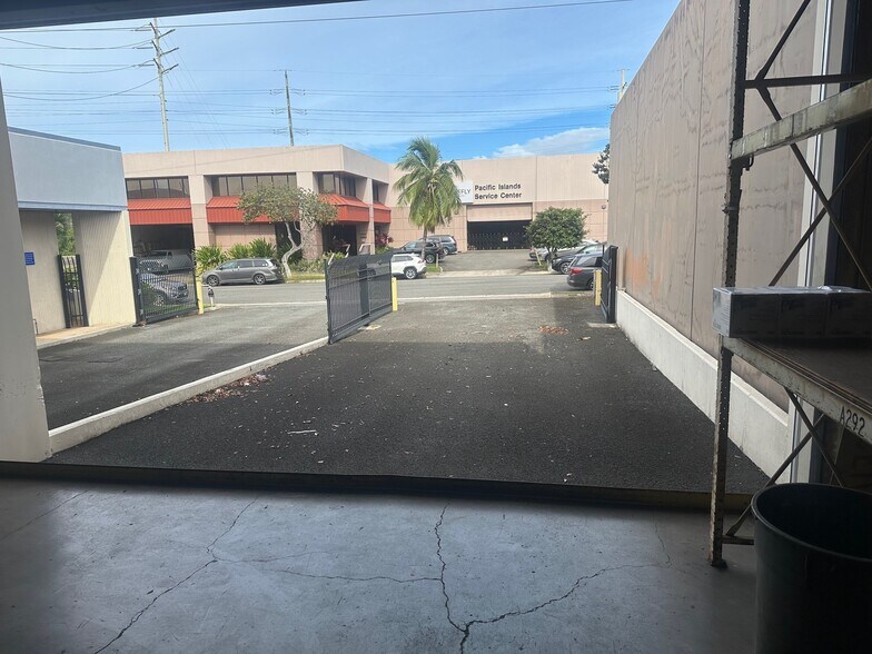More Photos Of 4443 Malaai St, Honolulu Warehouse For Sale
