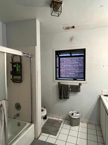 More Photos Of 3121 Broadway, Sacramento Storefront Retail Residential For Sale