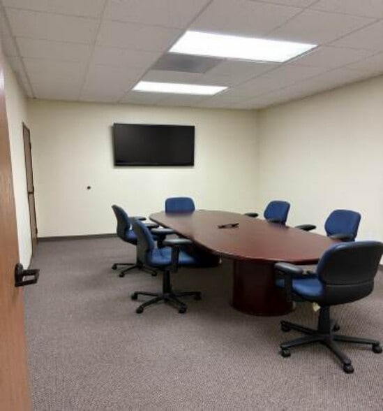 More Photos Of 15592-15606 Producer Ln, Huntington Beach Warehouse For Lease