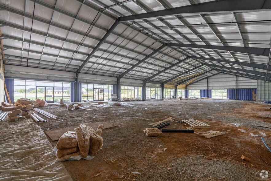 More Photos Of 124 Ernest R. Kouma Blvd, Radcliff Storefront For Lease