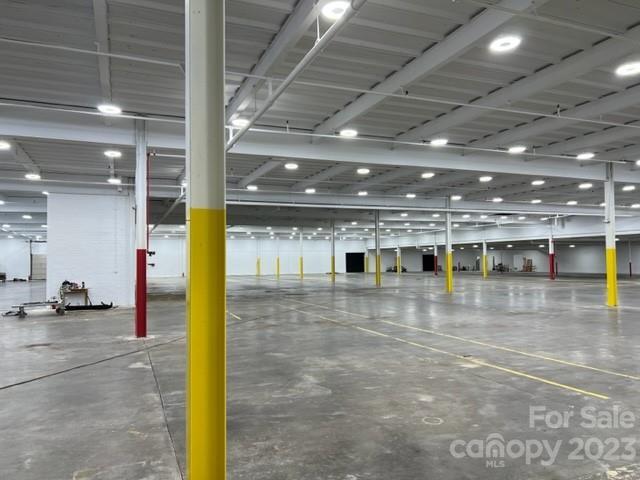More Photos Of 2146 Highland Ave NE, Hickory Warehouse For Lease