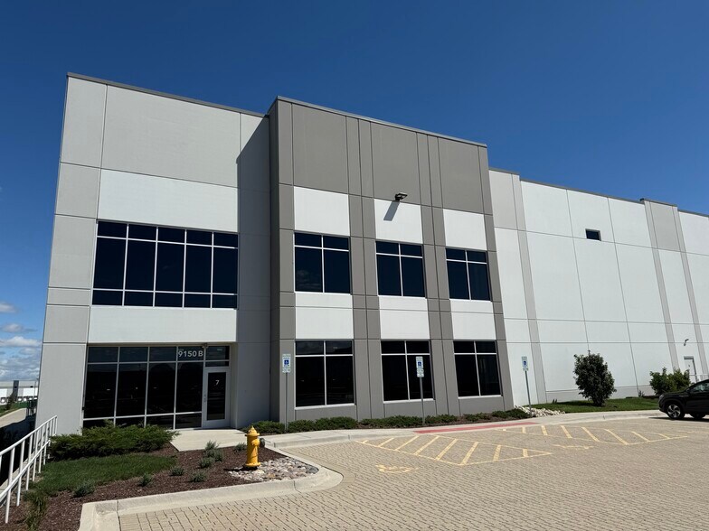 Primary Photo Of 9150 W 55th St, McCook Warehouse For Lease