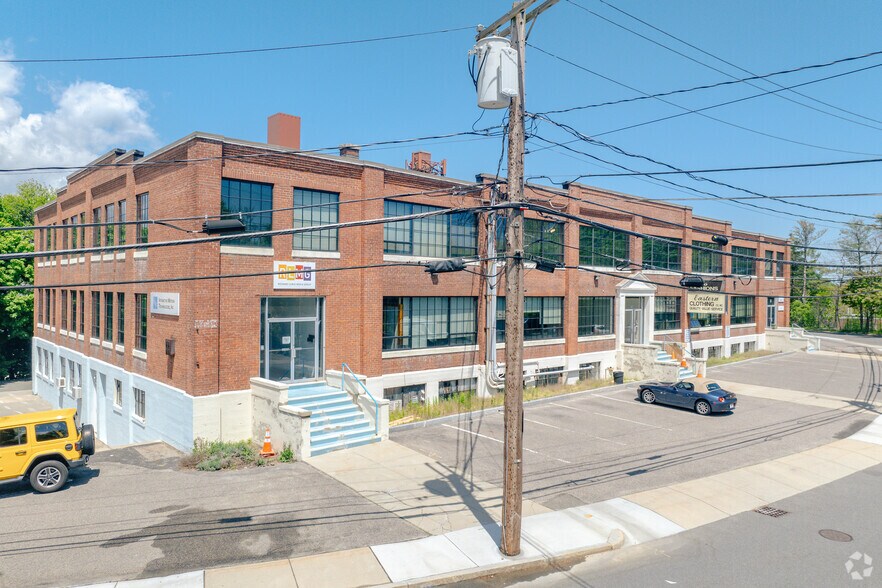 Primary Photo Of 80 Coolidge Hill Rd, Watertown Office For Lease