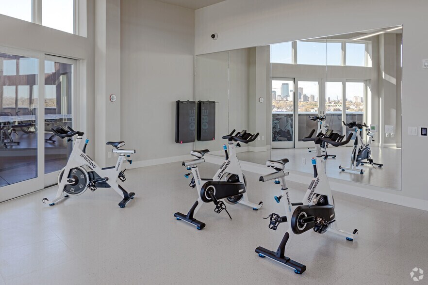 More Photos Of 1455 W Lake St, Minneapolis Multifamily For Sale