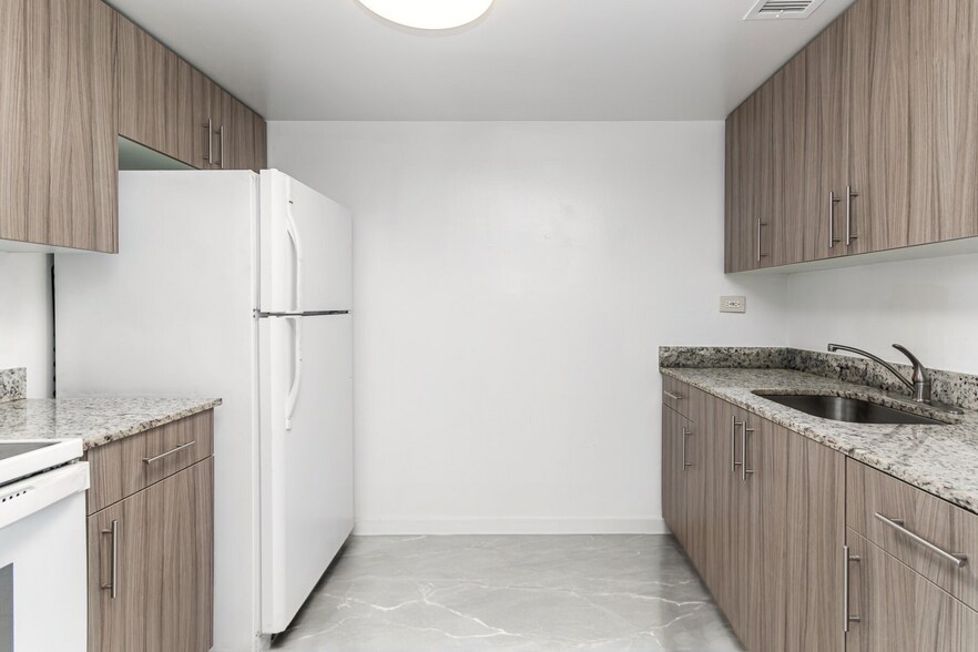 More Photos Of 999 W Prospect Rd, Oakland Park Apartments For Sale