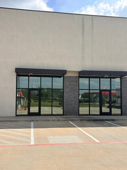 More Photos Of 4211 S Main St, Stafford Showroom For Sale