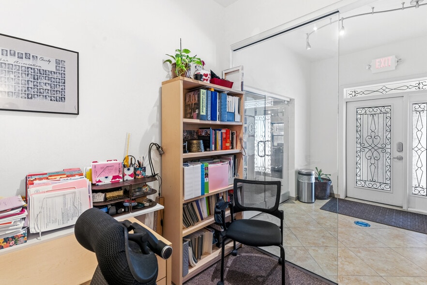 More Photos Of 717 S 8th St, Las Vegas Office For Sale