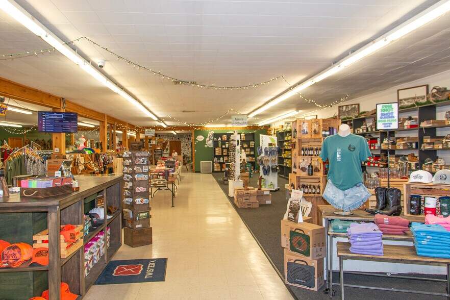 More Photos Of 110 N Broadway St, Broken Bow General Retail For Sale