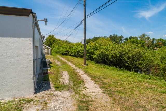 More Photos Of 12538 Palm Beach Blvd, Fort Myers Freestanding For Sale