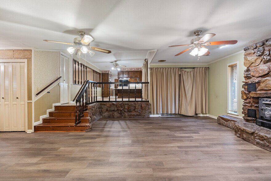 More Photos Of 30 Broadview St, Greenbrier Office For Sale