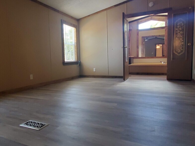 More Photos Of 138 Grey Moss Ct, Ingram Apartments For Sale