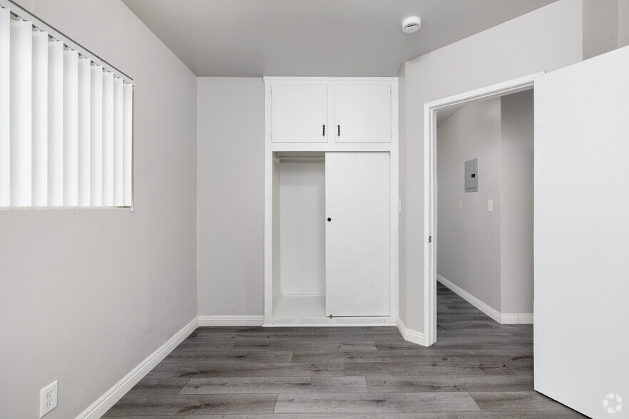 More Photos Of 549 S Mathews St, Los Angeles Apartments For Sale