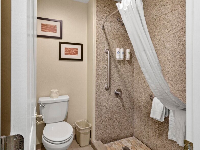 More Photos Of 2970 Idaho St, Elko Hotel For Sale