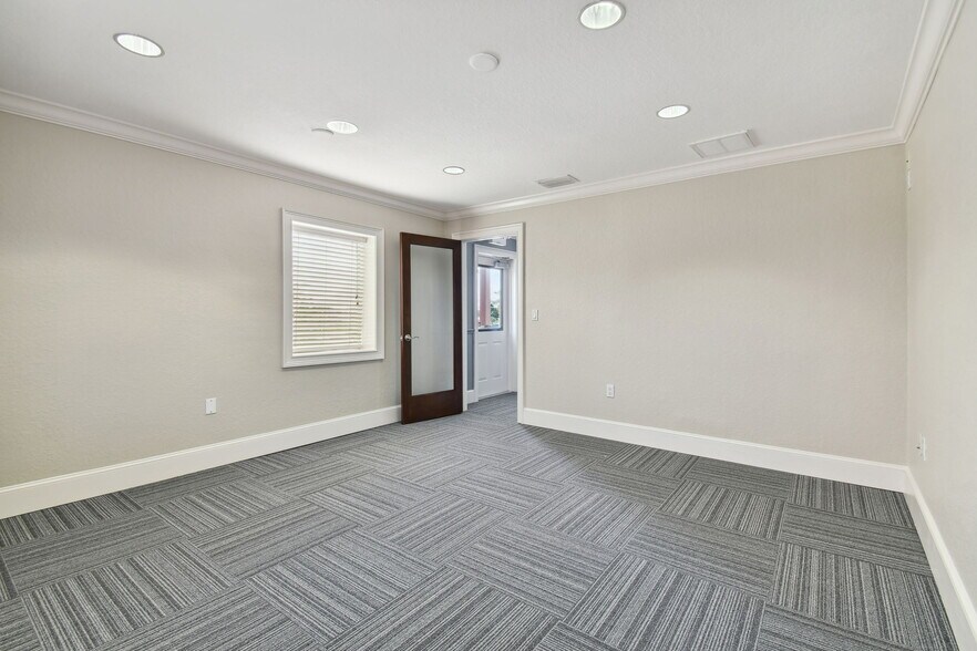 More Photos Of 1137 Bartow Rd, Lakeland Office For Lease