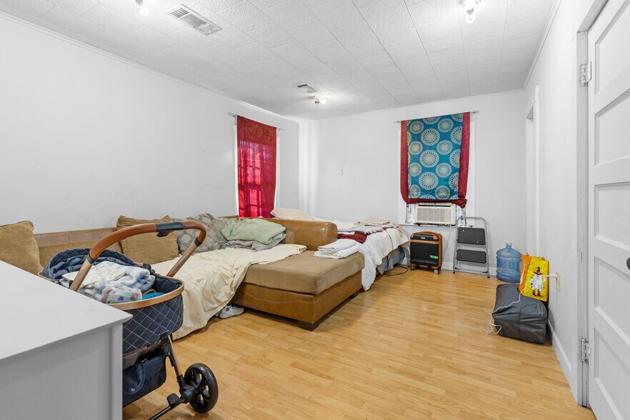 More Photos Of 304 W Wheat St, Woodville Specialty For Sale