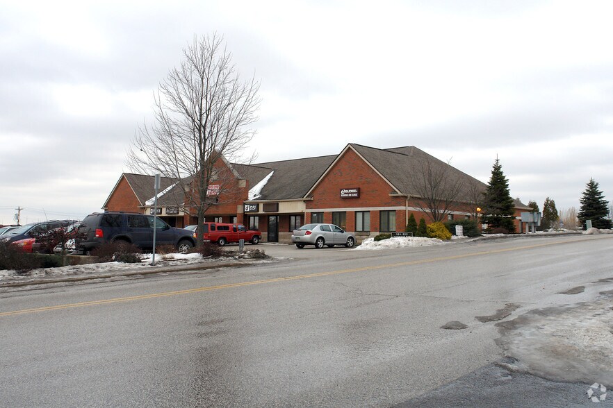 More Photos Of 351-359 S Landmark Ave, Bloomington Medical For Lease
